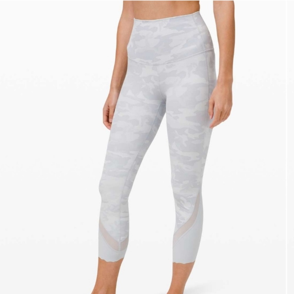 Lululemon Wunder Under High-Rise Crop 23"  Scallop Full-On Luxtreme